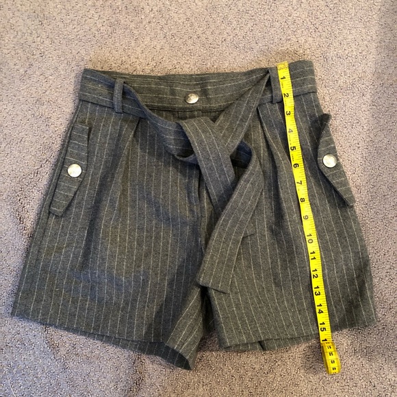 Grey Cashmere-Wool Tie-waist Shorts with Pockets - Picture 3 of 7